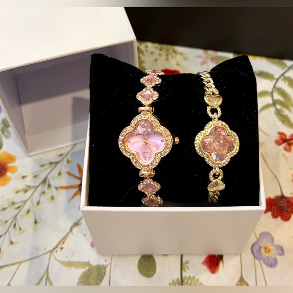 💖NIB Quartz’s Elegant Pink Crystal Quatrefoil Women’s Watch & Bracelet Set💖
